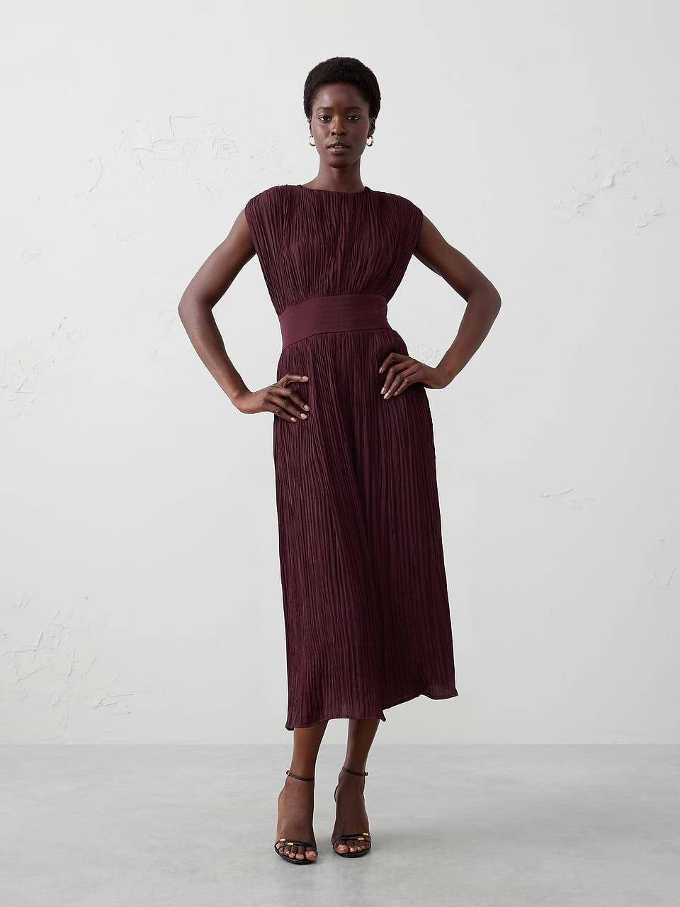 burgundy red sequin dress Long Velvet Formal with Sequins Burgundy / 0 Yellow infinity dress in Size 0 Sugar brown:M Stacees Steel Grey Bridesmaid