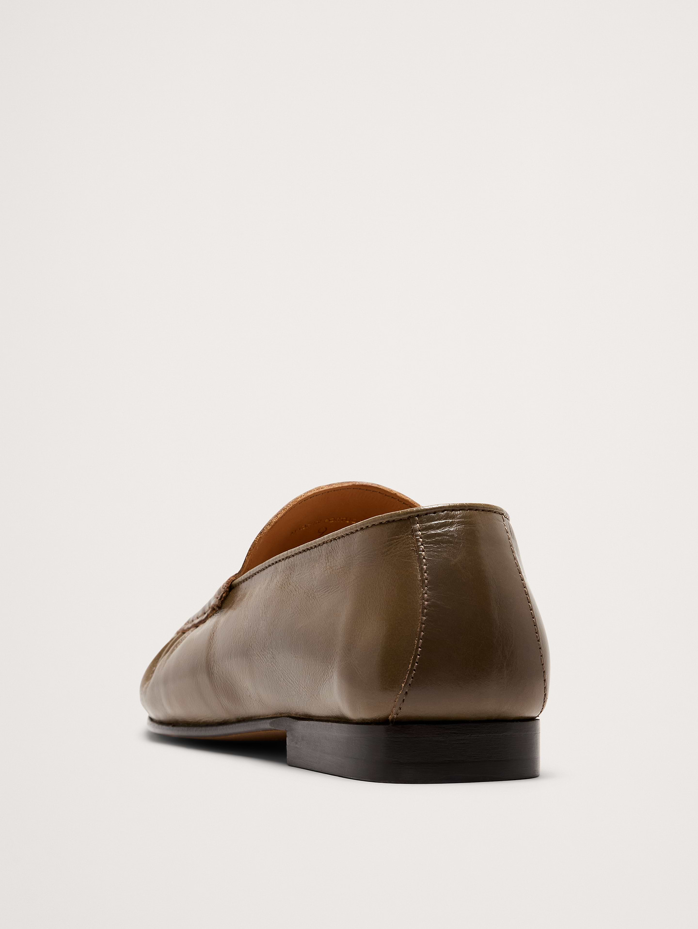 L'image numéro 4 présente Flâneurs en cuir à bout mocassin