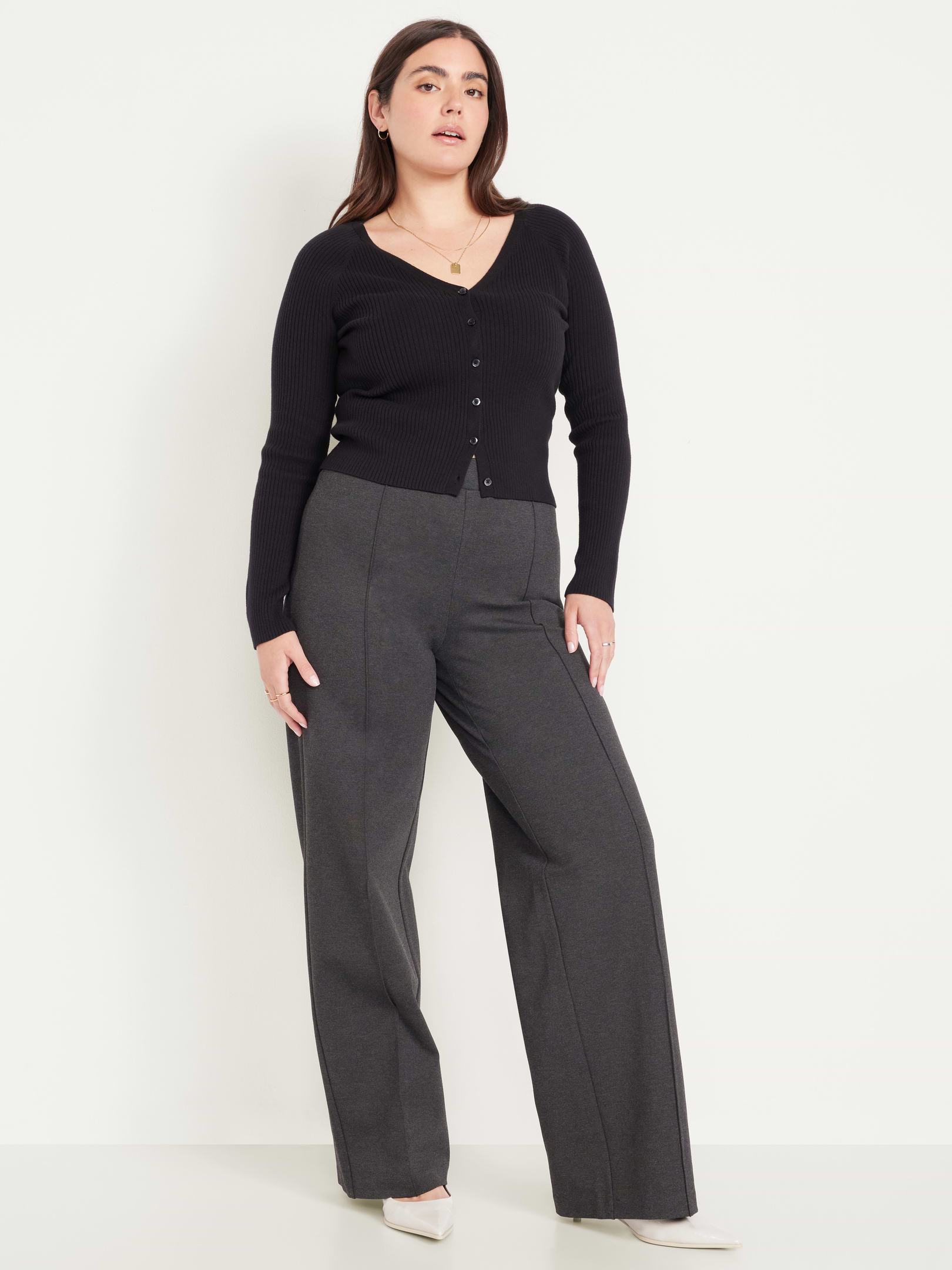 L'image numéro 7 présente Pantalon à jambe large Stevie à taille très haute