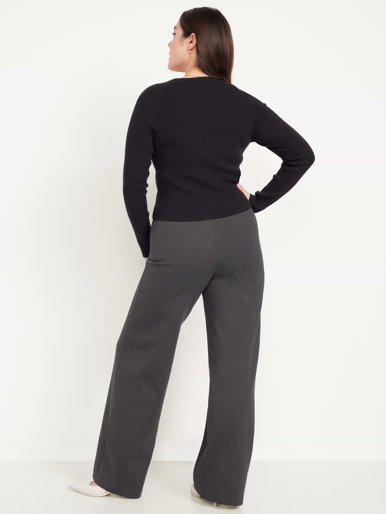L'image numéro 8 présente Pantalon à jambe large Stevie à taille très haute