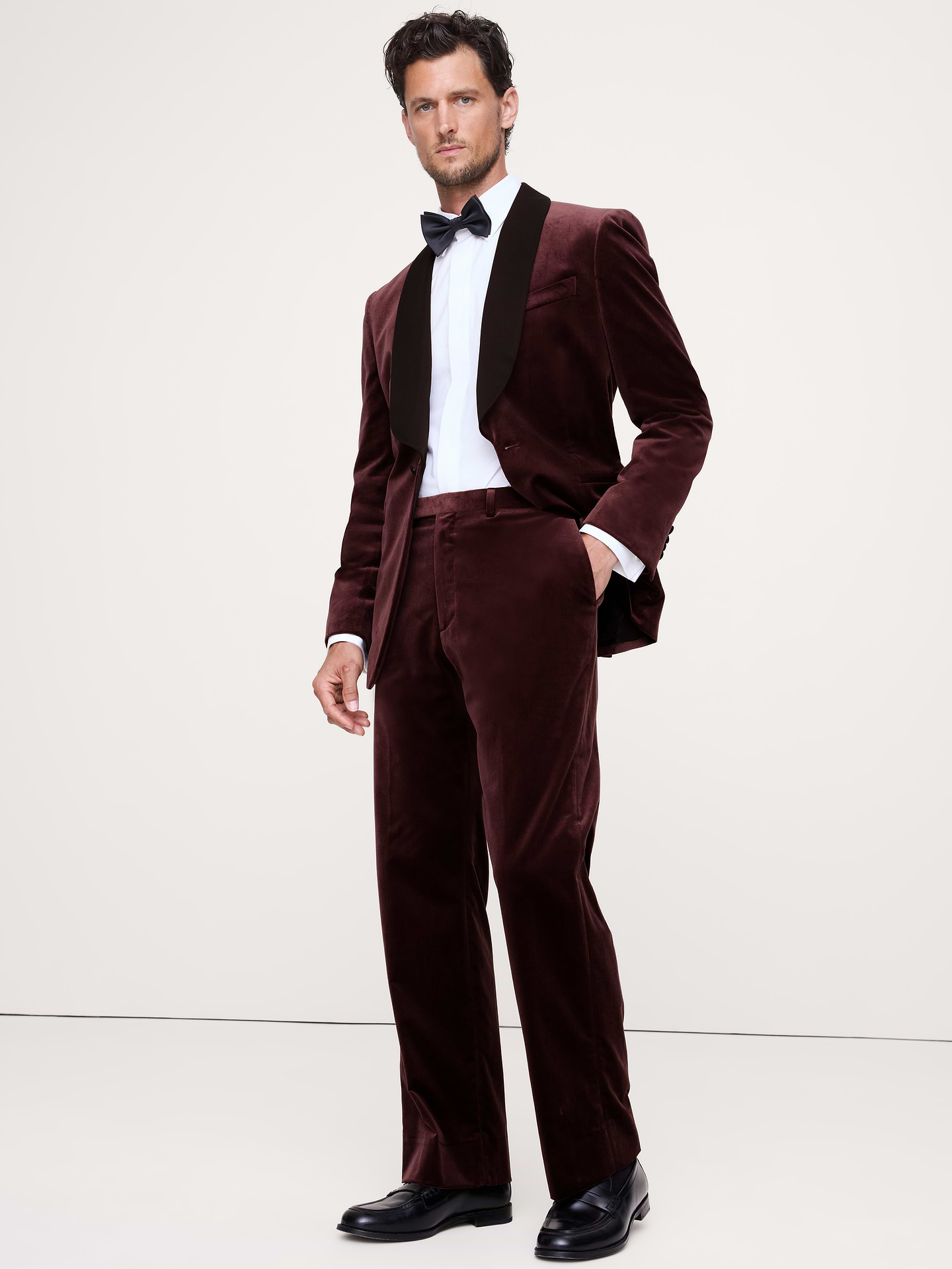 L'image numéro 1 présente Pantalon droit en velours