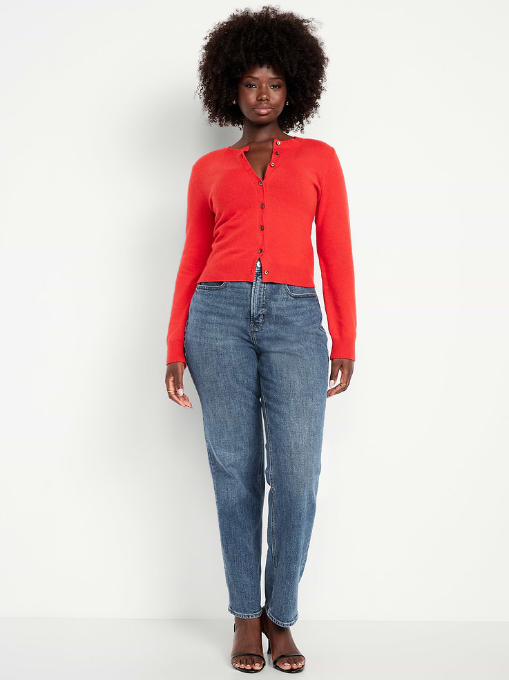 L'image numéro 6 présente Jean coupe droite profilée à taille très haute