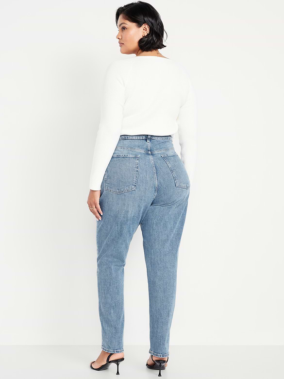 Curvy Extra High-Waisted Straight Jeans