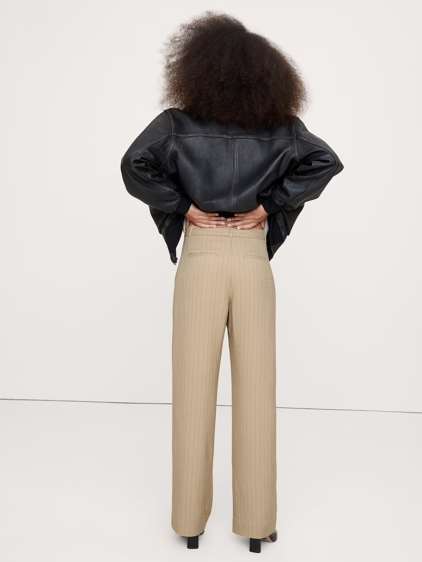 Image number 2 showing, The Soho Pleated Wide-Leg Pant in Drapey Twill