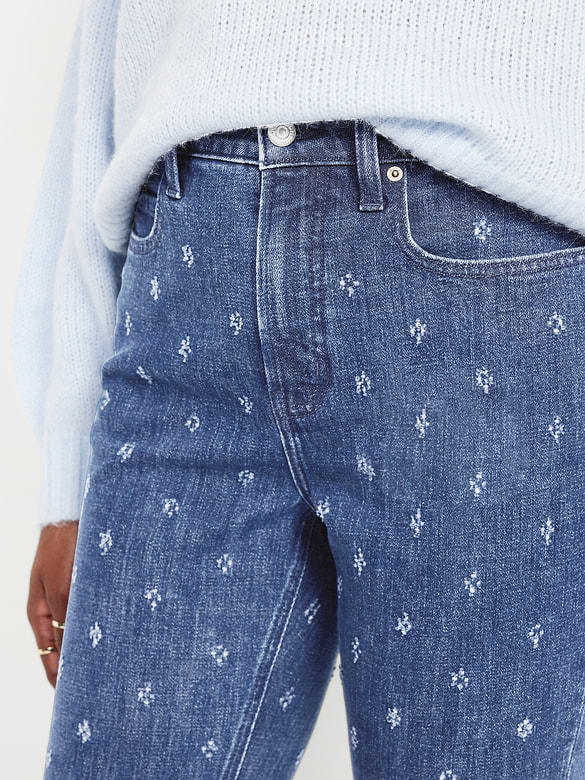 Curvy Extra High-Waisted Straight Jeans