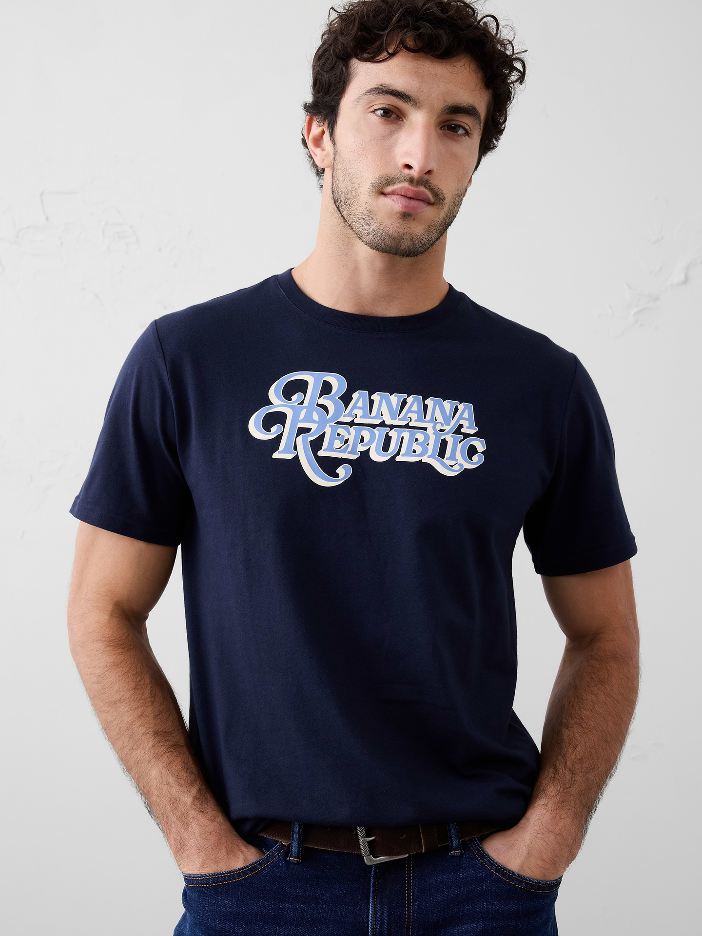 Banana Republic Factory Men's Graphic T-Shirt (Preppy Navy)