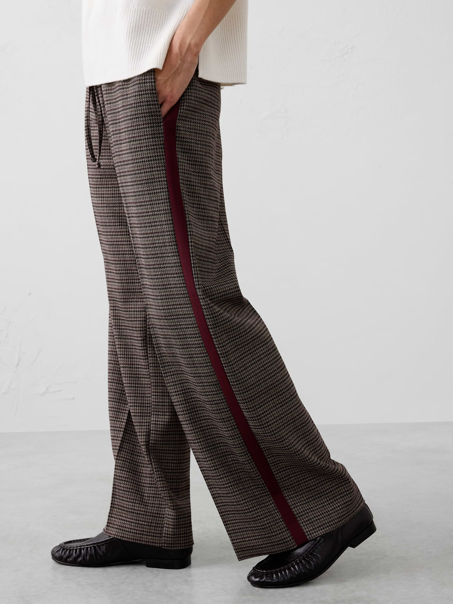 Image number 3 showing, Straight Mid-Rise Pull-On Pant