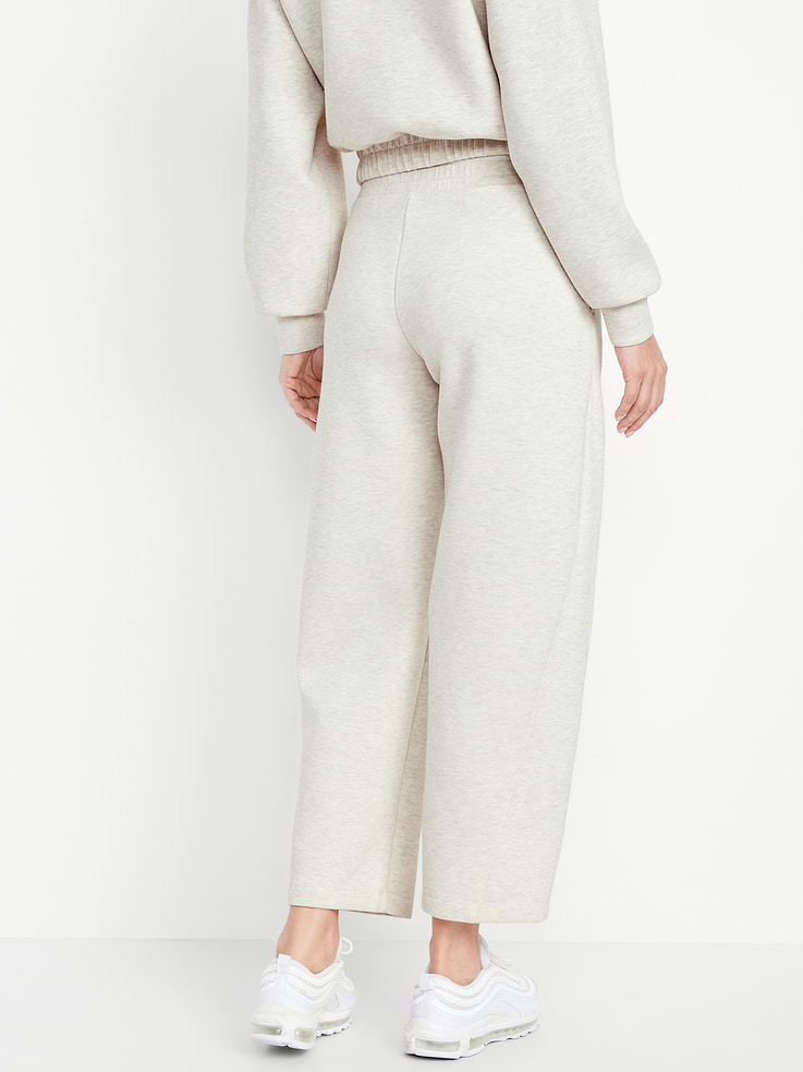 Image number 2 showing, High-Waisted Bounce Fleece Barrel Sweatpants