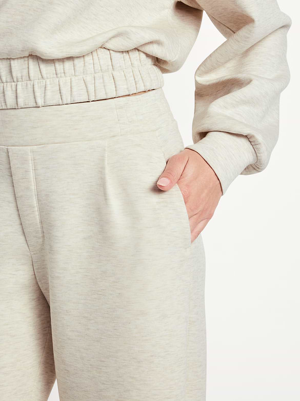 Pantalon en molleton raffiné coupe baril à taille haute