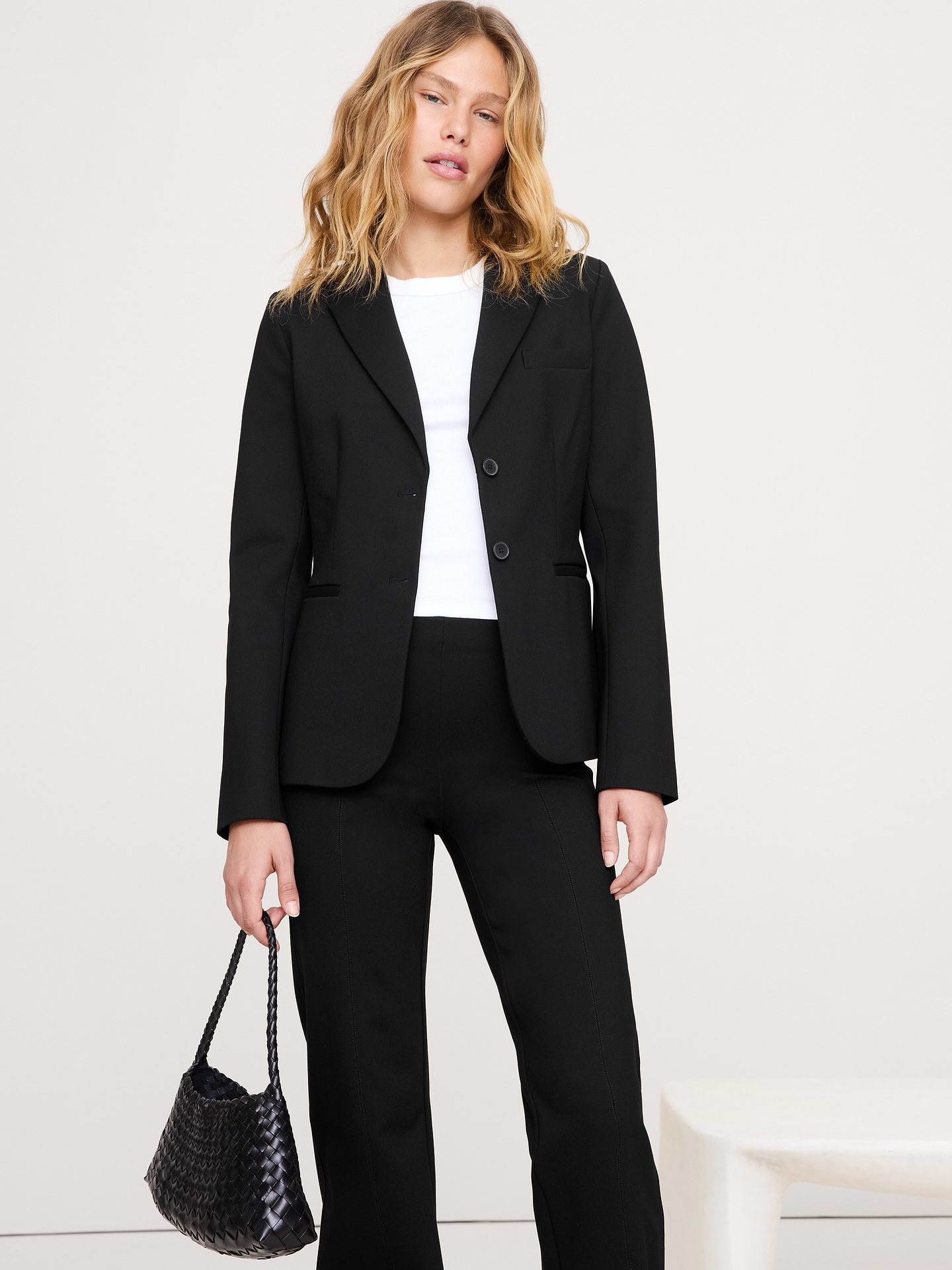L'image numéro 1 présente Blazer tout-aller ajusté en tricot point de Rome