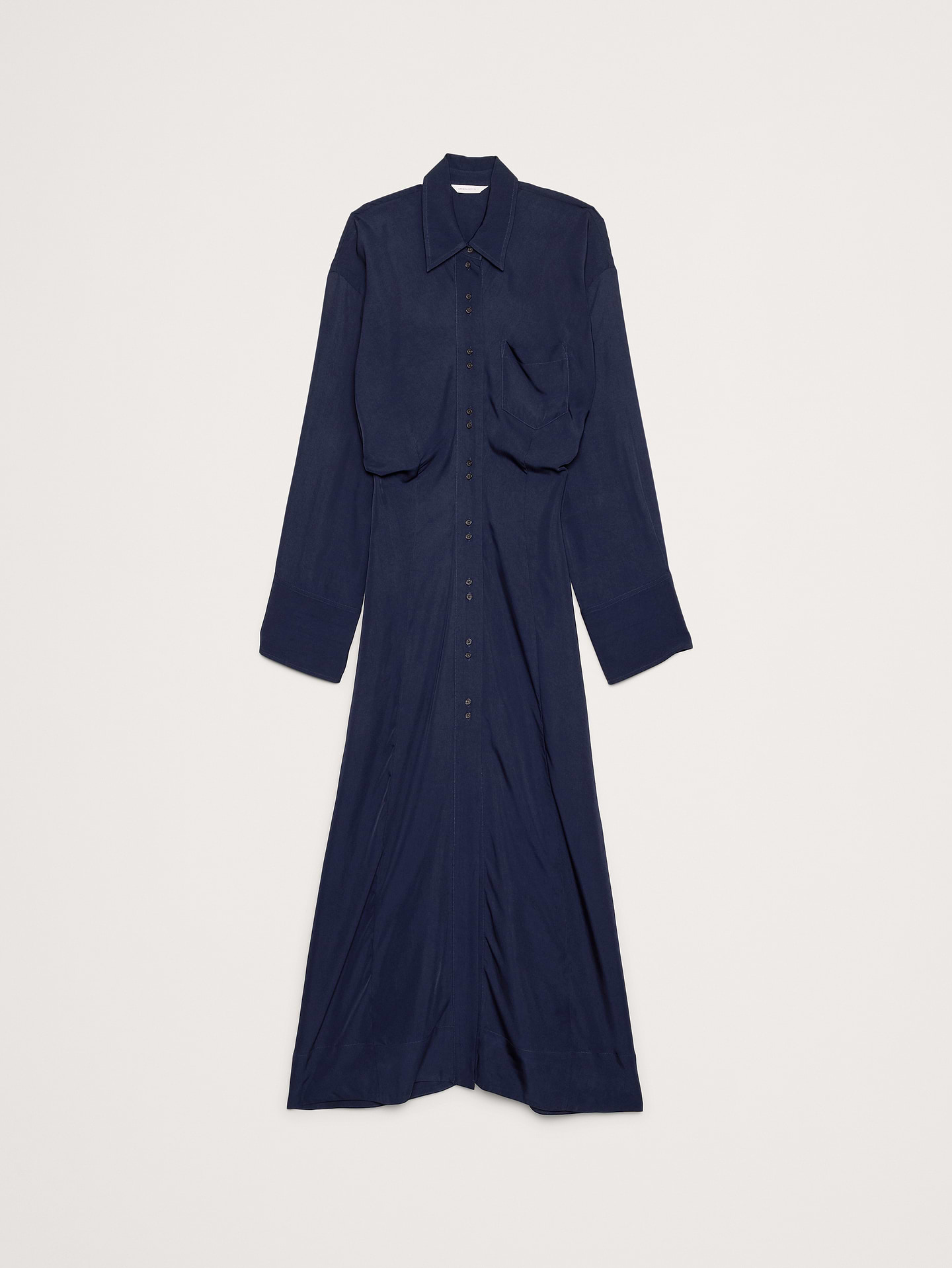 L'image numéro 5 présente Robe chemise en sergé drapé à taille cintrée
