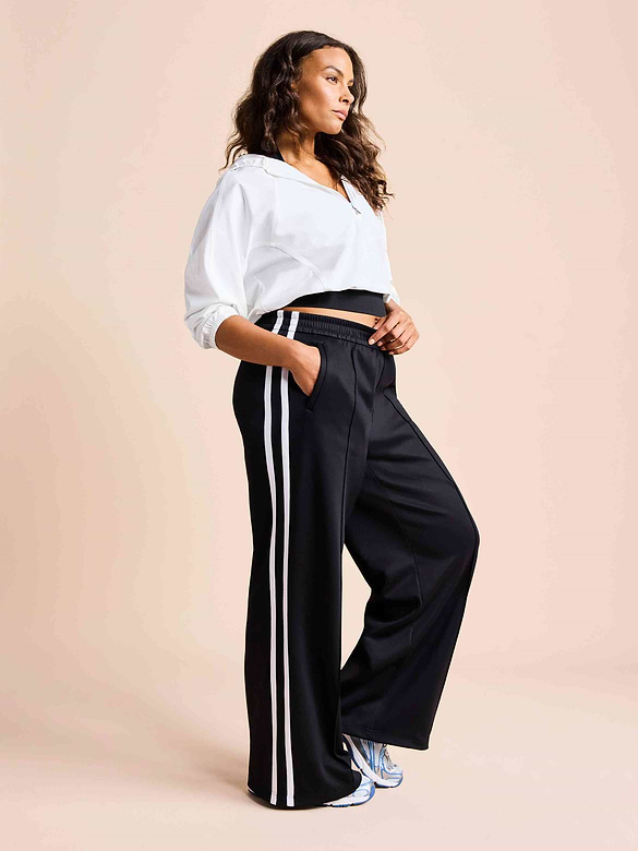 Tempo Mid Rise Wide Leg Track Pant