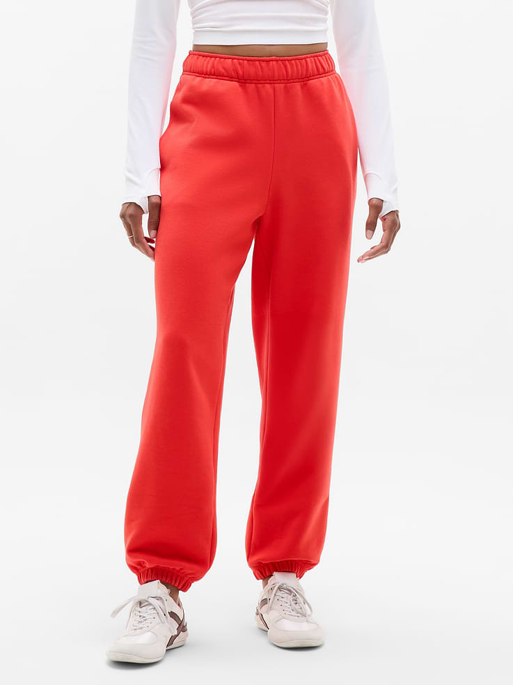 Image 1 of 5, FOR: Lounge and everyday movement, FEEL: Plush stretch fleece has a soft, brushed interior, FAVE: Matches back to the Forever Fleece collection for the perfect cozy set, Product #891669