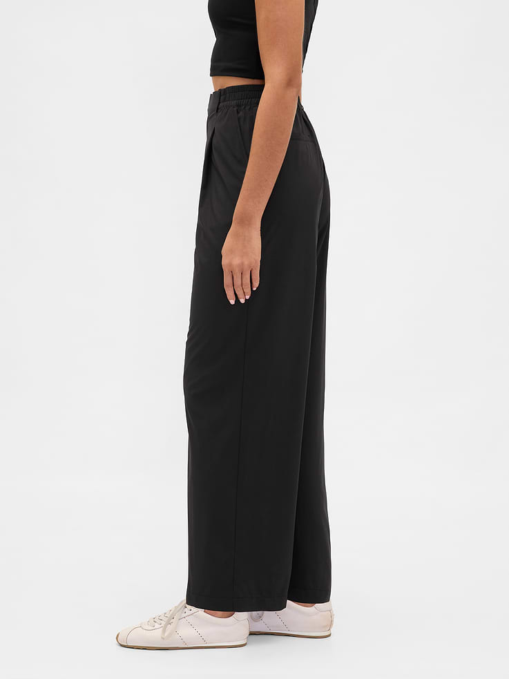 Image number 3 showing, GapFit High Rise Runaround Relaxed Trouser