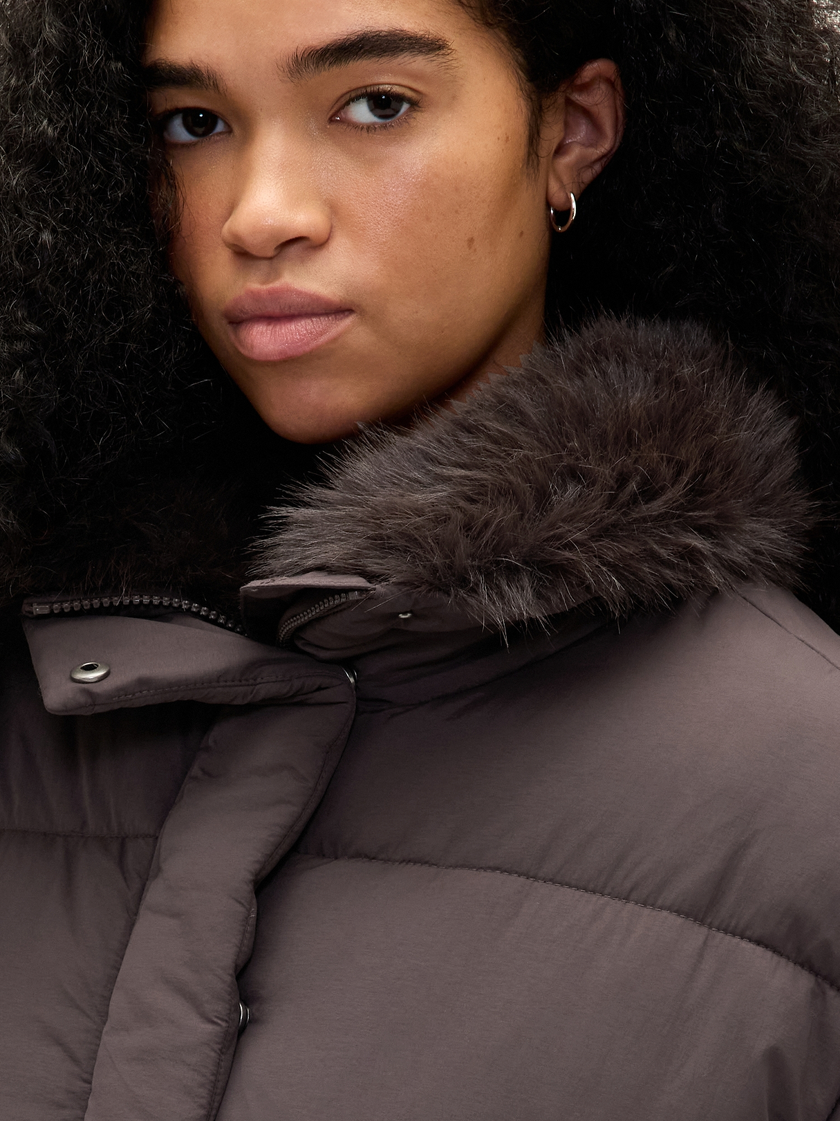 Y2K GAP fairy grunge ギャップ　ファー　ダウン　ベスト Faux Fur-Trim Puffer Jacket | Gap