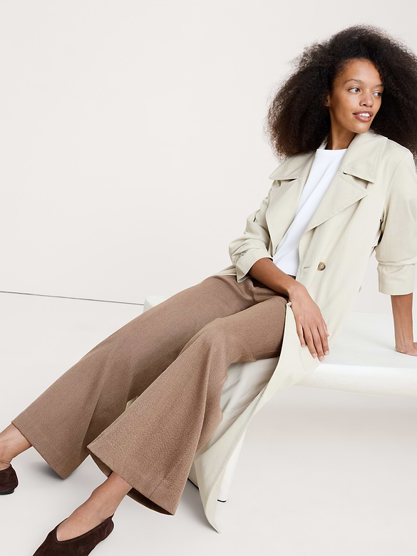 Pantalon évasé à taille mi-basse en sergé italien