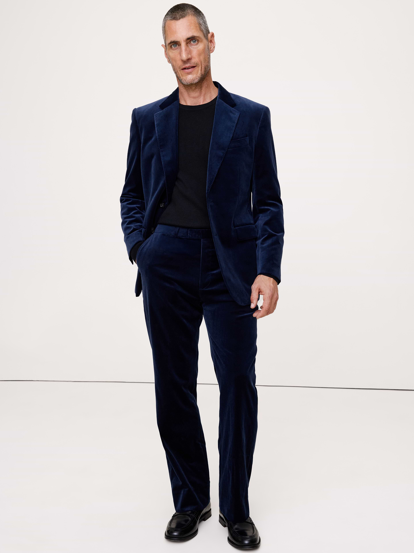 L'image numéro 1 présente Pantalon droit en velours
