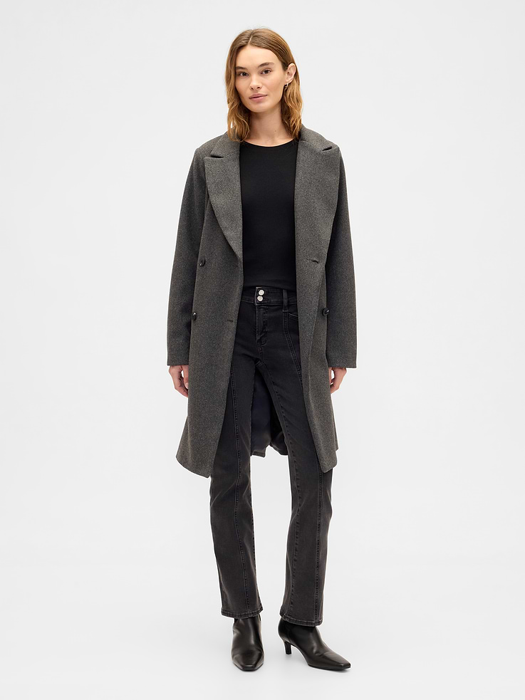 Image 1 of 7, This product is made with/contains 5% recycled cotton. Compared to virgin materials, using recycled materials helps reduce resource use and waste., This product is part of our water-saving Washwell program. Compared with conventional wash methods, Washwell uses at least 20% less water., Stretch denim., Black color wash., Designed for every body with a contoured waistband that forms to you., Double-button closure, zip fly., Front slant pockets, patch pockets at back., This product was made in a factory that invests in gender equity and women’s empowerment through RISE. Learn more at, Product #820117
