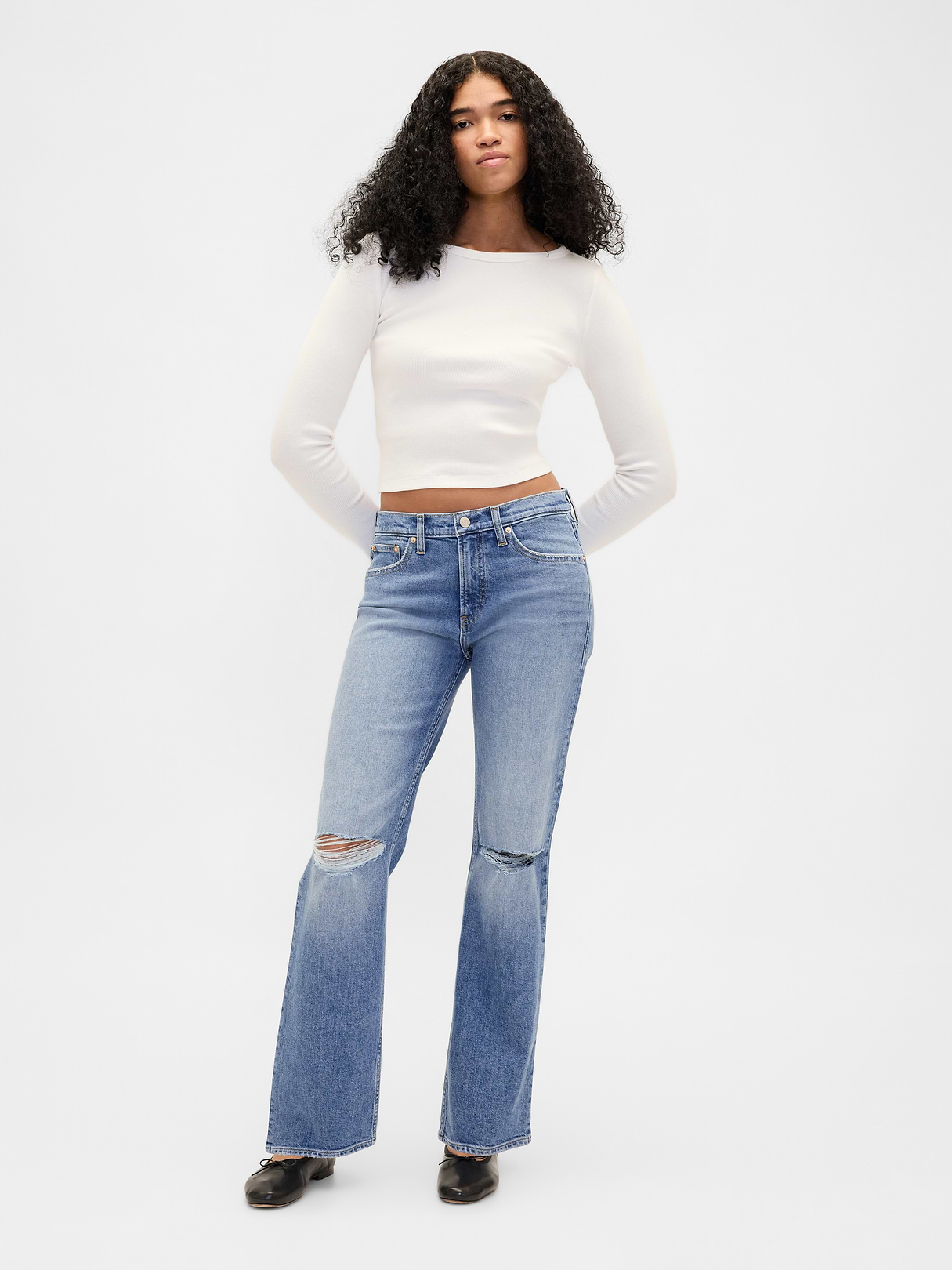 Mid Rise Relaxed Straight Jeans - Medium indigo by Gap