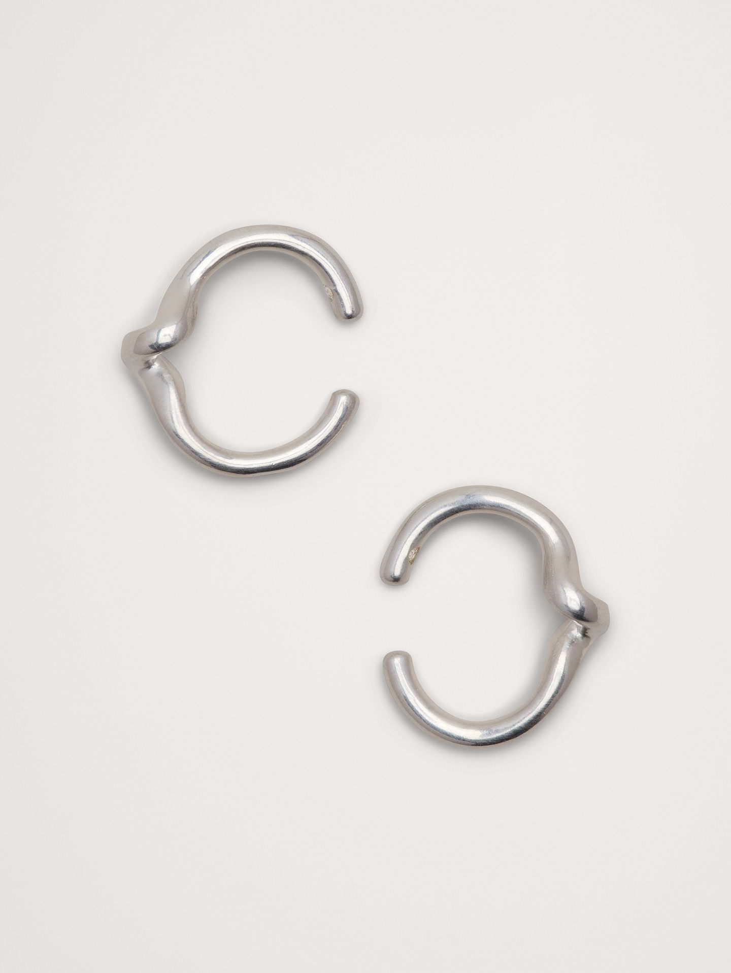 Image number 1 showing, Twist Ear Cuff