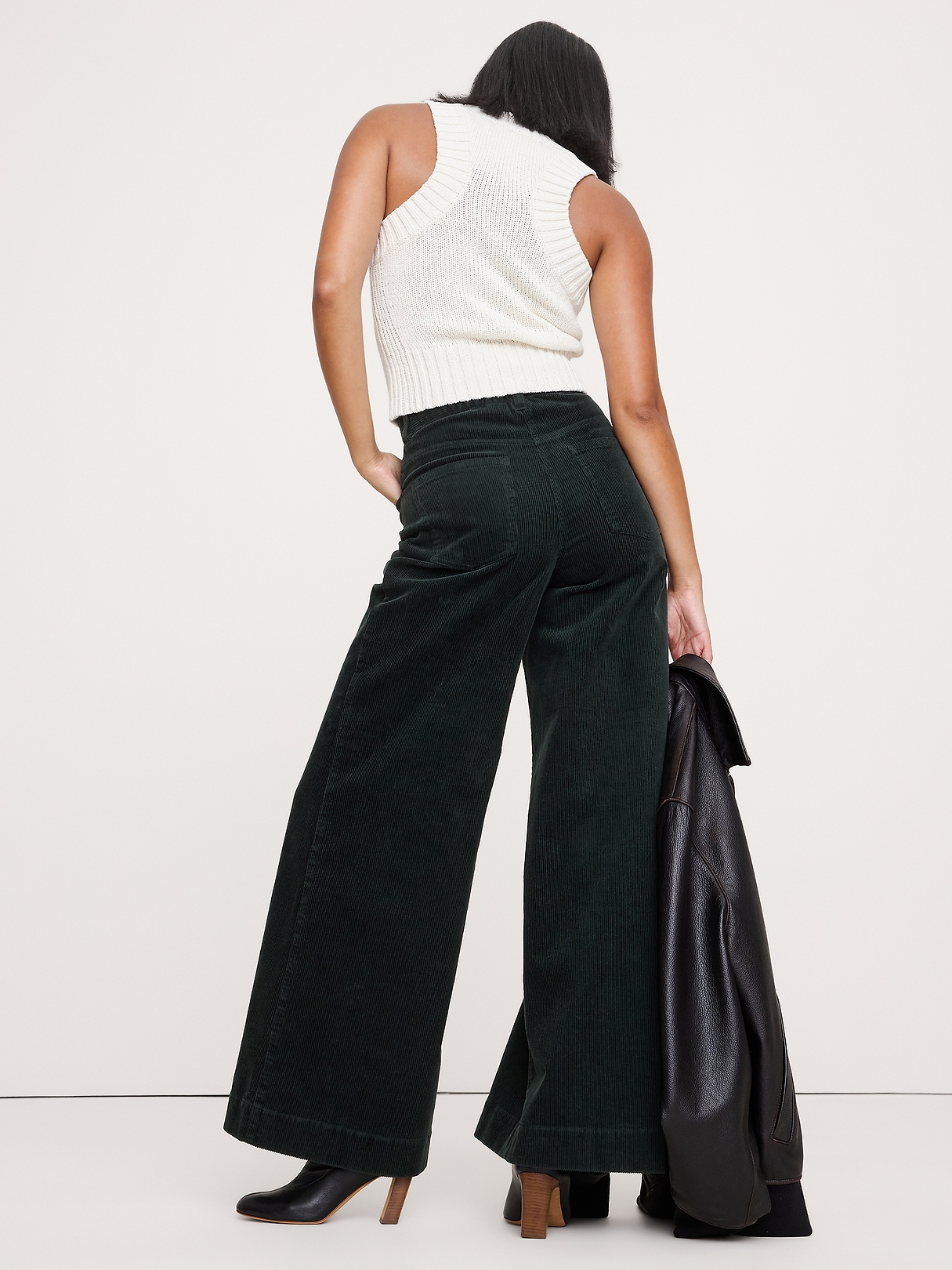 Ultra-High Rise Wide-Leg Corduroy Pant | Banana Republic