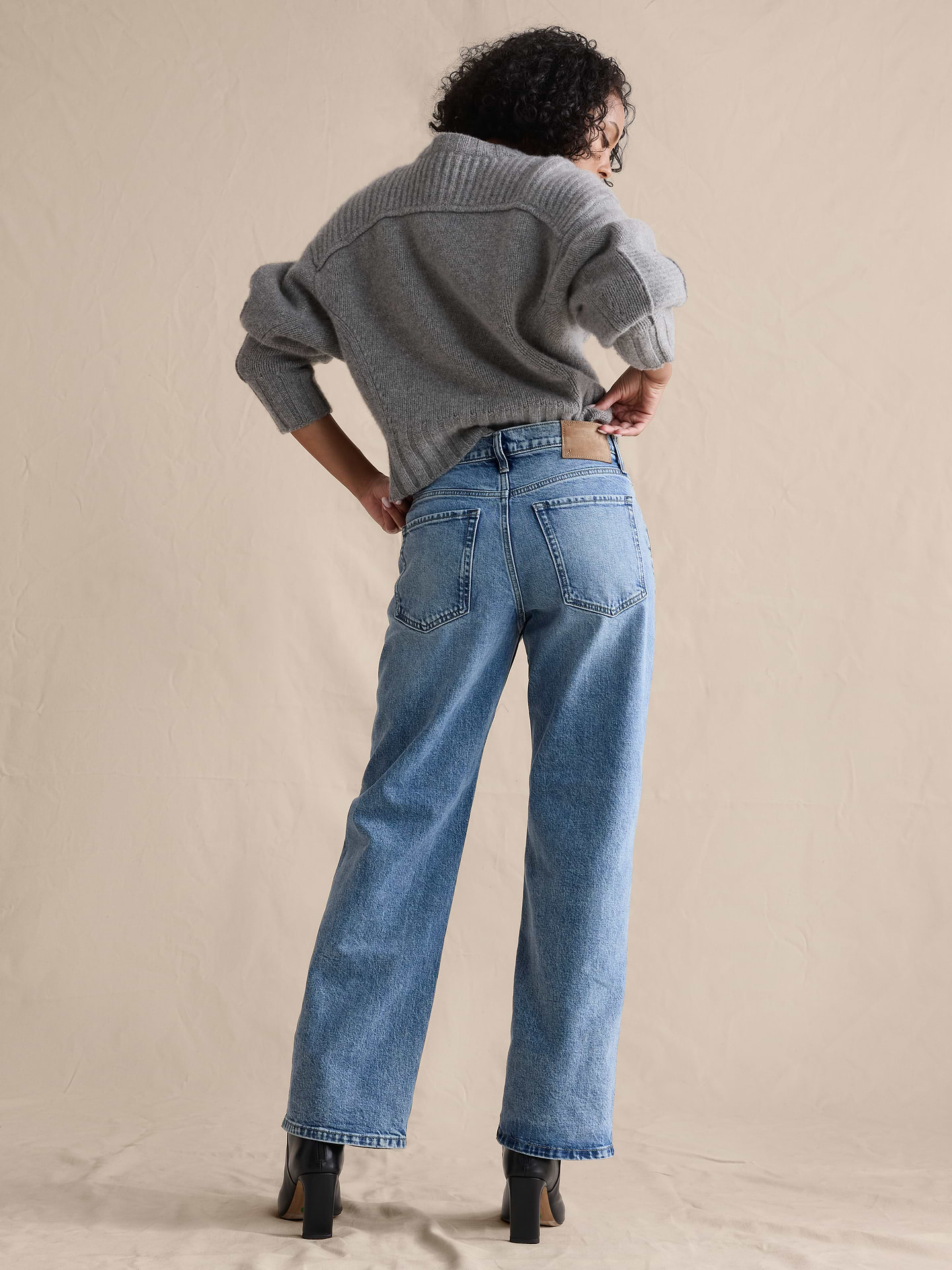 L'image numéro 6 présente Jean ample années 1990 à taille mi-basse