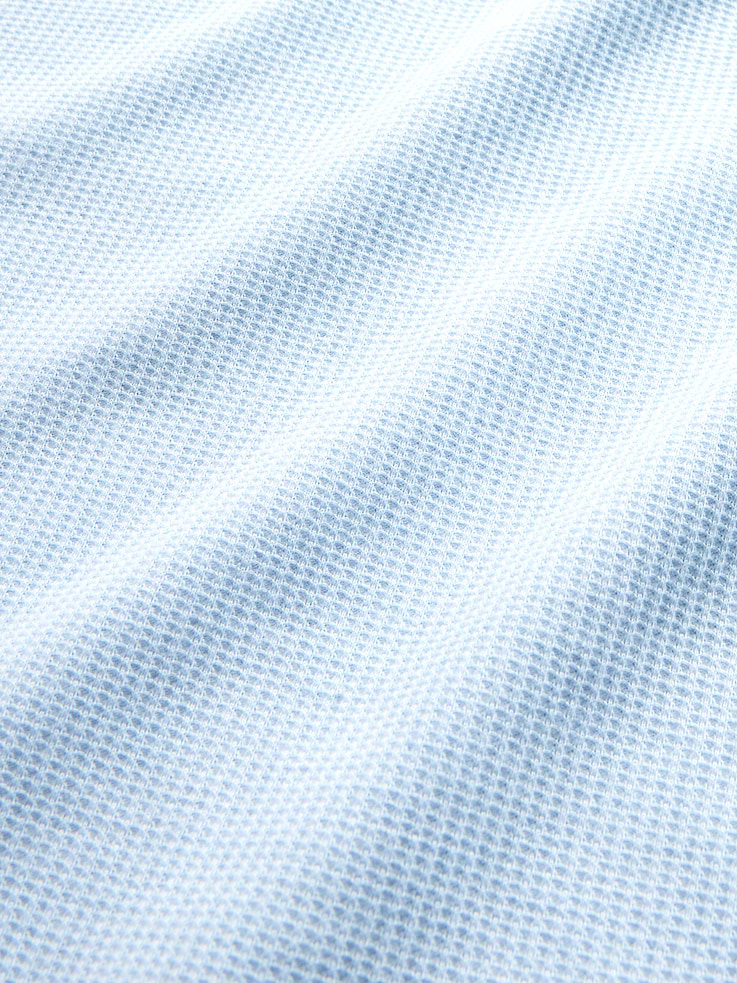 L'image numéro 4 présente T-shirt ajusté court en tissu gaufré
