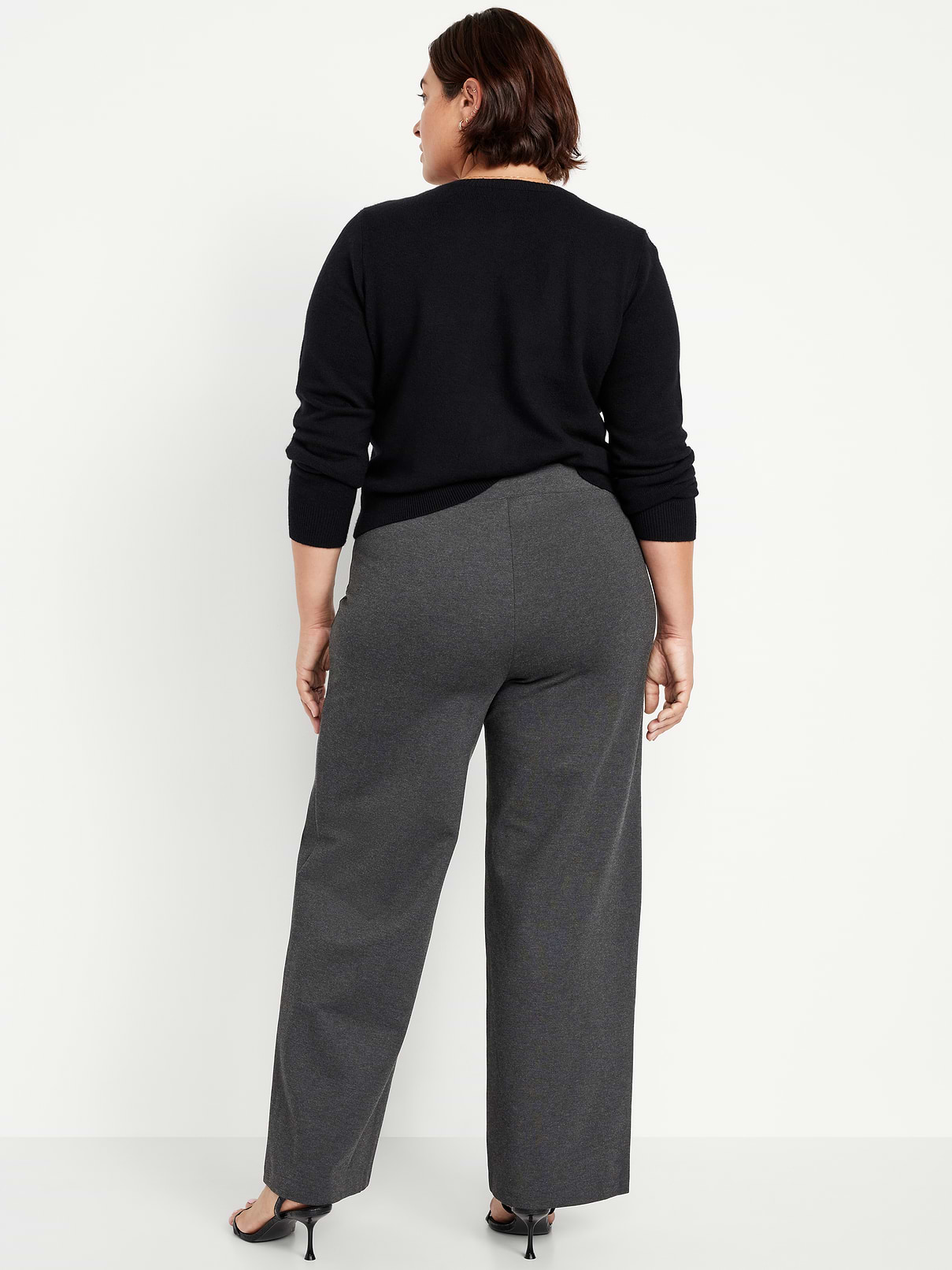 L'image numéro 10 présente Pantalon à jambe large Stevie à taille très haute
