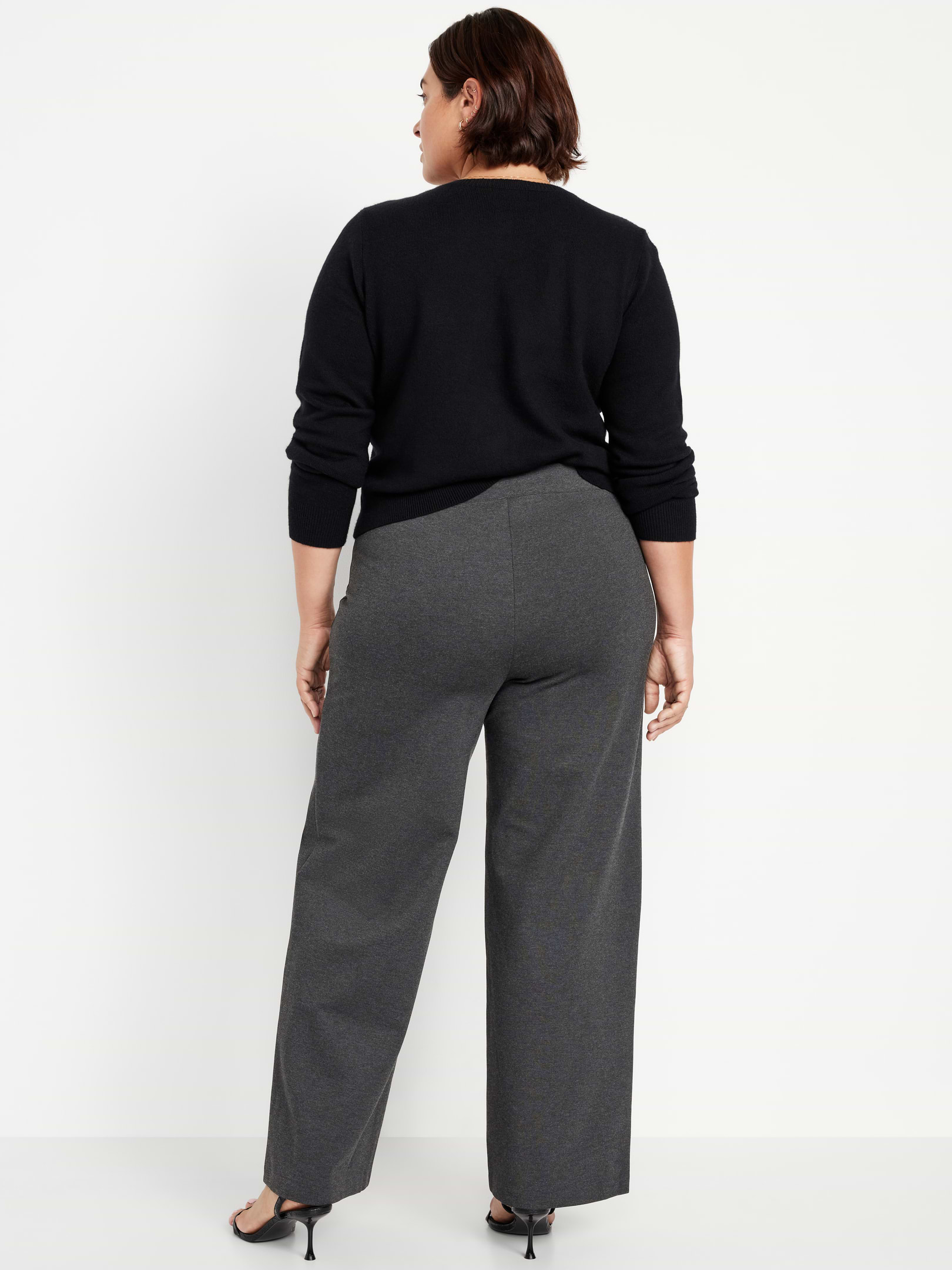 L'image numéro 10 présente Pantalon à jambe large Stevie à taille très haute