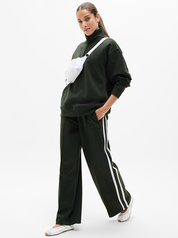 Forever Fleece 1/4 Zip Sweatshirt