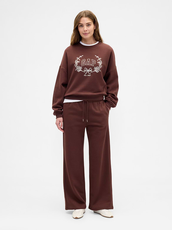 Relaxed Wedge Gap Logo Sweatshirt