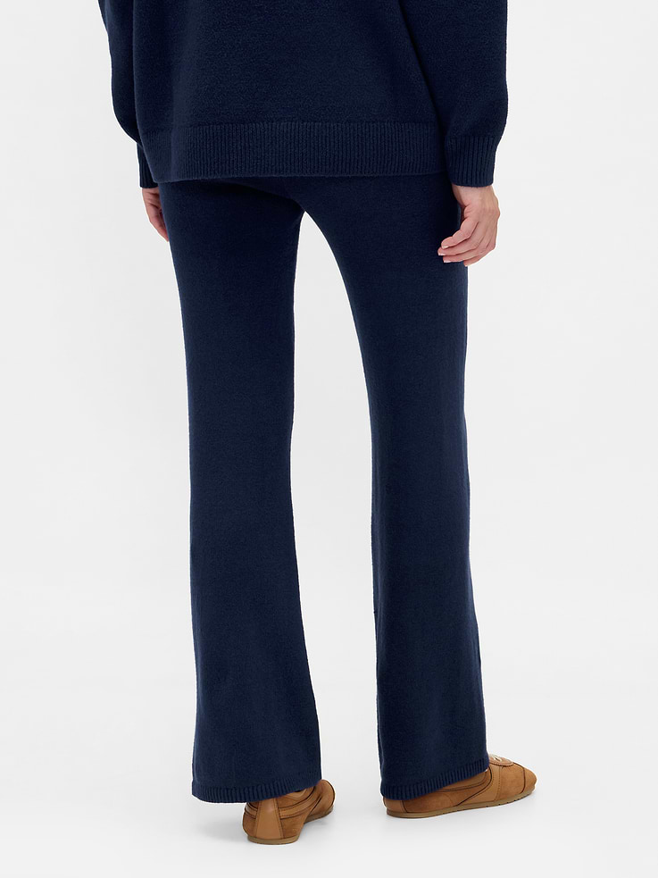 L'image numéro 4 présente Pantalon semi-évasé en tricot Effet cachemire