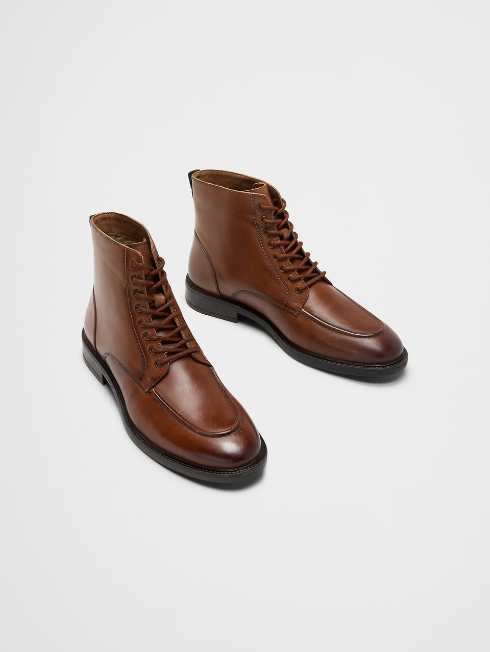 Banana Republic Factory Smooth Leather Moc Toe Boot