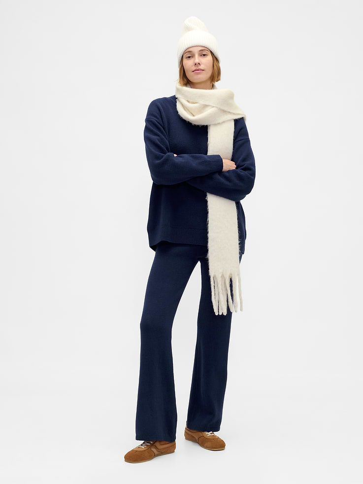 L'image numéro 1 présente Pantalon semi-évasé en tricot Effet cachemire