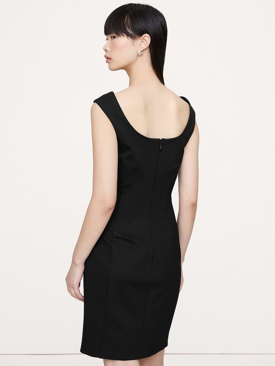 banana republic black sleeveless dress Everywhere Ponte Scoop-Neck Sheath Color:Black Snakeskin Leather day fit style-number:Z258238 Backless Wedding Dresses |
