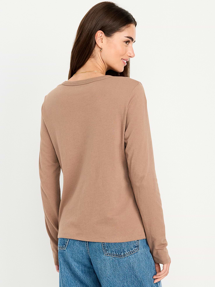 L'image numéro 2 présente T-shirt passe-partout à manches longues
