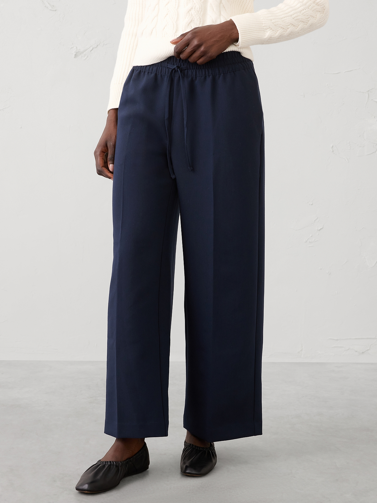 Straight Mid-Rise Pull-On Pant | Banana Republic Factory