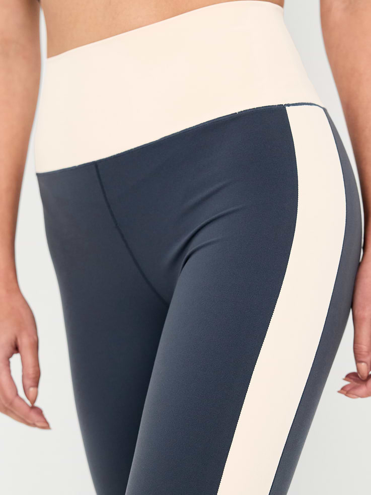Image number 3 showing, Extra High-Waisted StudioSmooth 7/8 Leggings