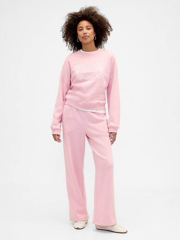 Relaxed Wedge Gap Logo Sweatshirt