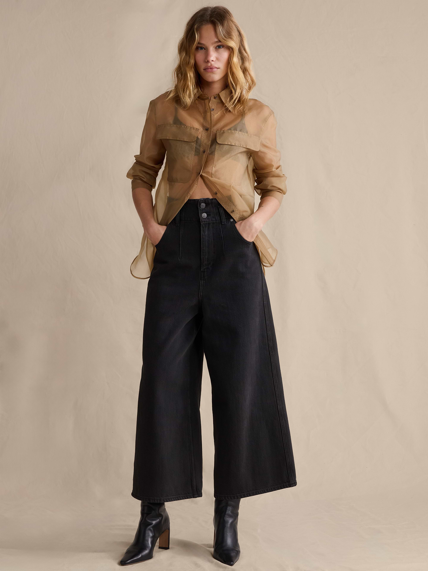 L'image numéro 1 présente Jupe-culotte en denim à taille très haute