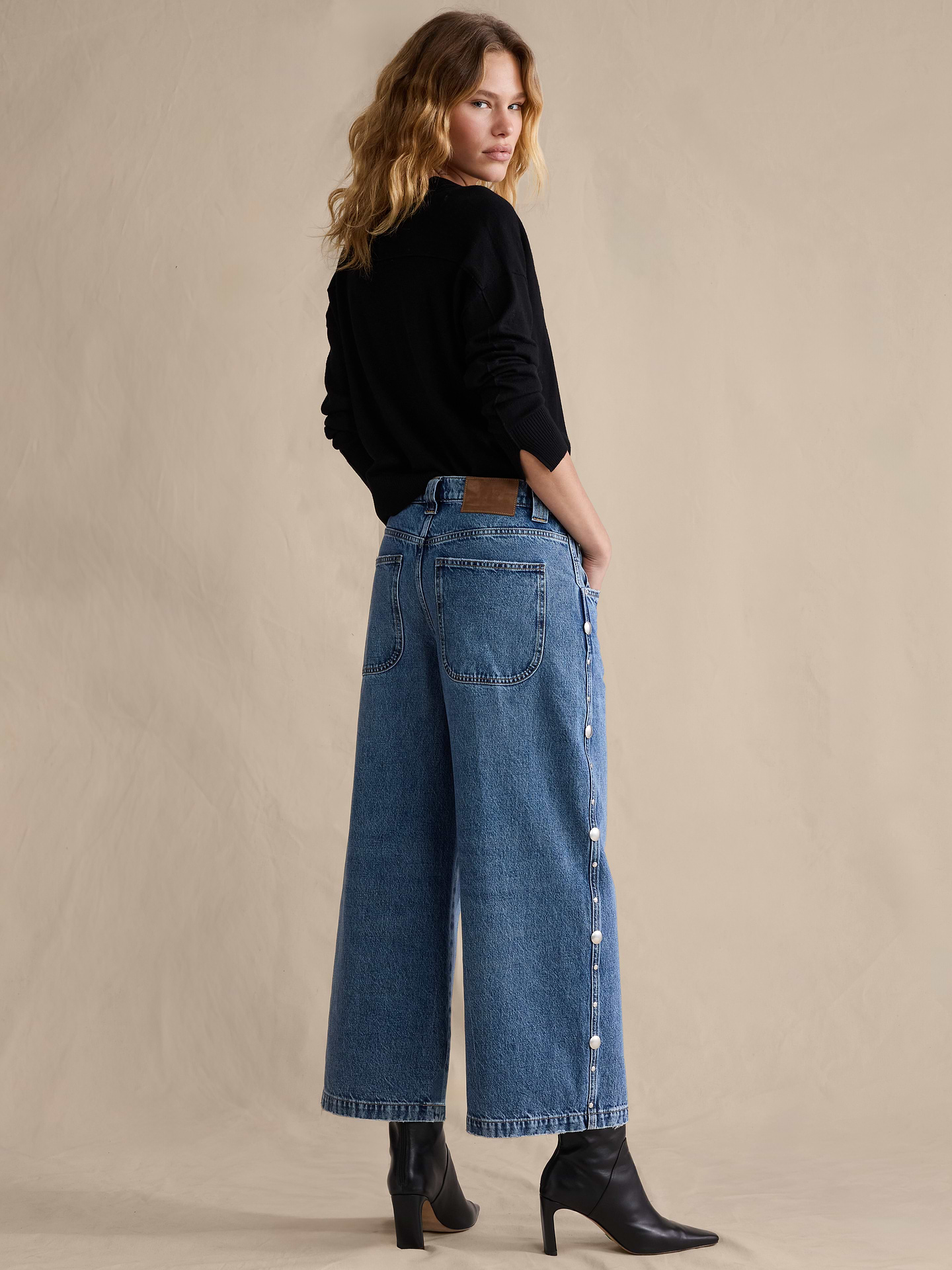 Image number 3 showing, Low-Rise Loose Studded Cropped Jean