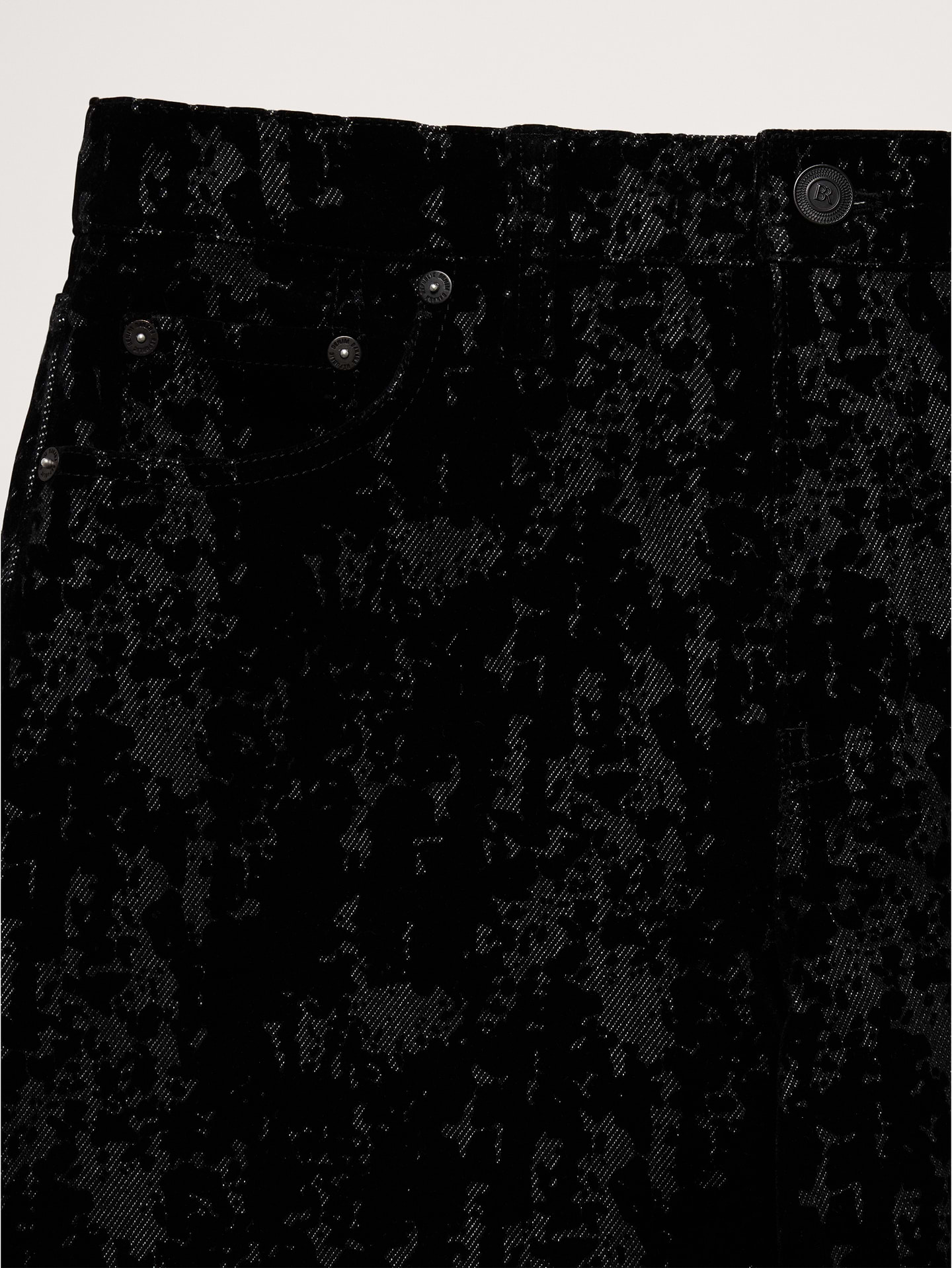 L'image numéro 7 présente Jean ample en denim floqué années 1990 à taille mi-basse