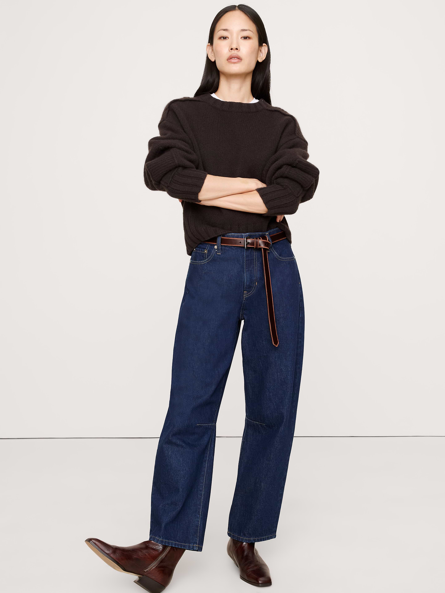 L'image numéro 1 présente Ceinture de pantalon d’aspect usé