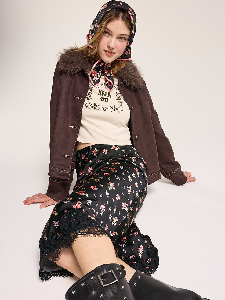 L'image numéro 3 présente Jupe mi-longue en satin à ourlet en dentelle Old Navy x Anna Sui