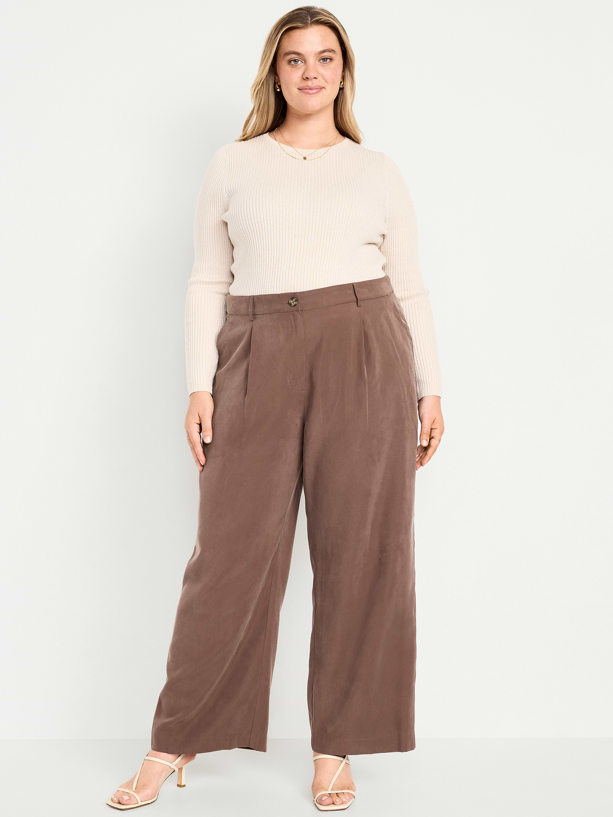 L'image numéro 7 présente Pantalon de tailleur fluide à jambe ultra-large à taille très haute