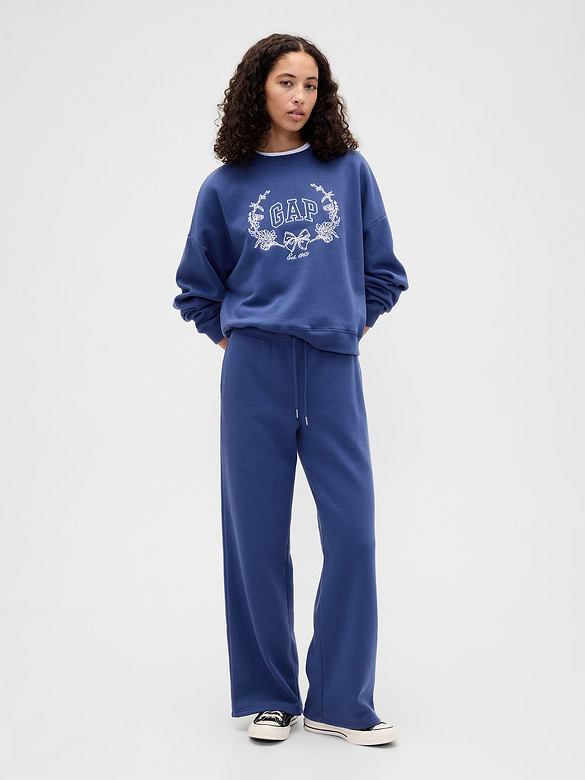Relaxed Wedge Gap Logo Sweatshirt