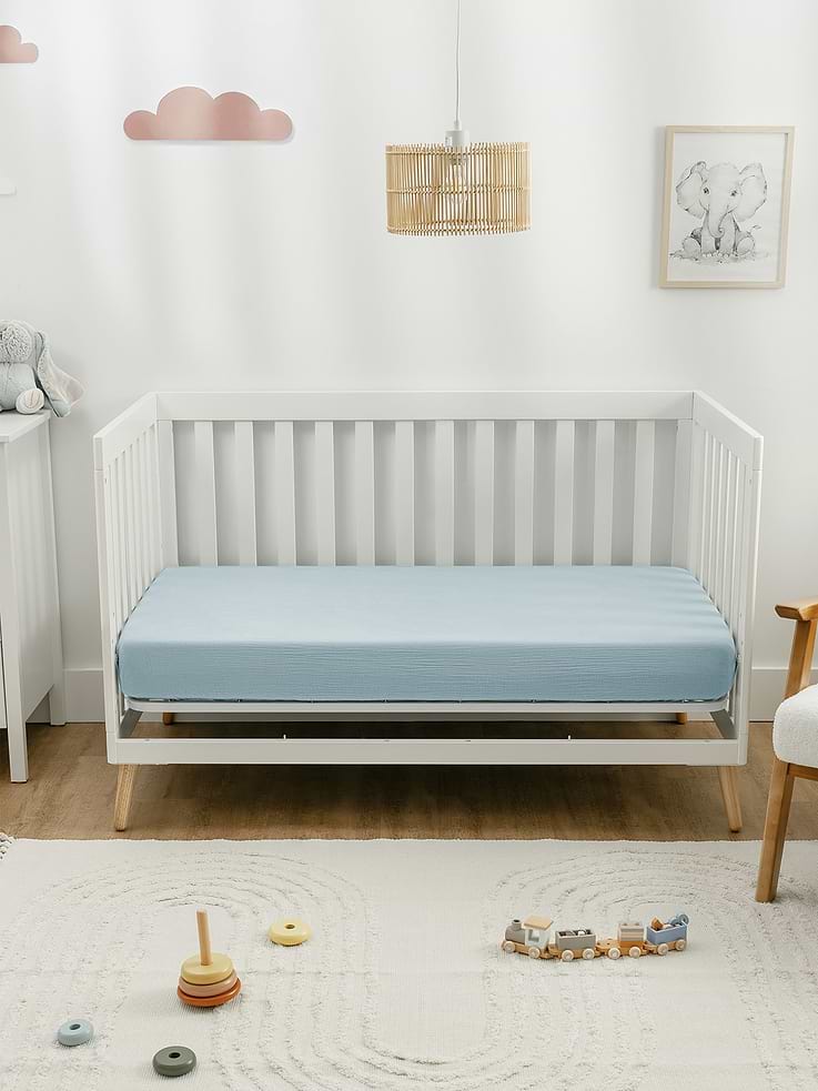 Image number 5 showing, Comfy Cubs Muslin Fitted Crib Sheet