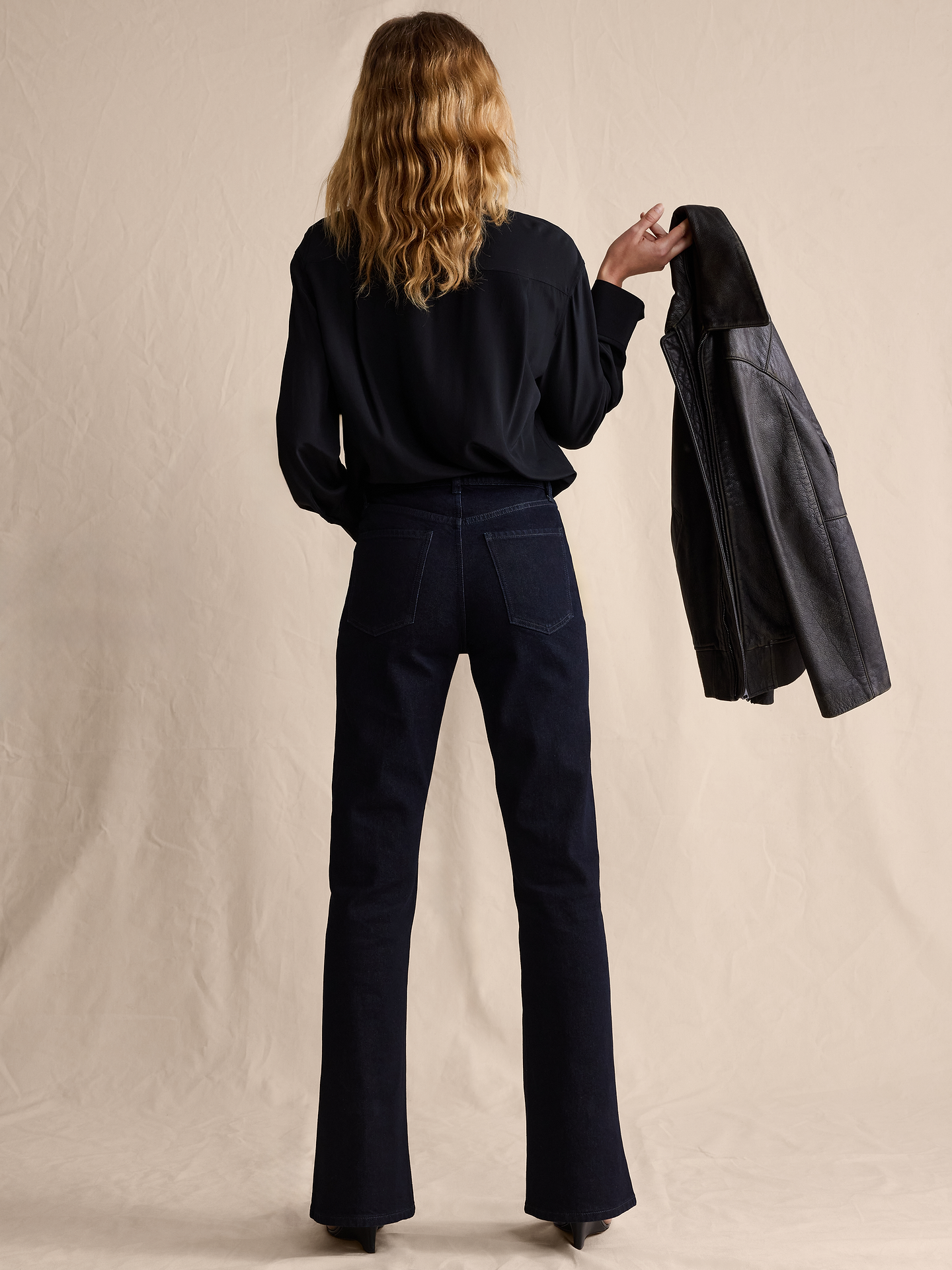 L'image numéro 3 présente Jean semi-évasé à taille haute