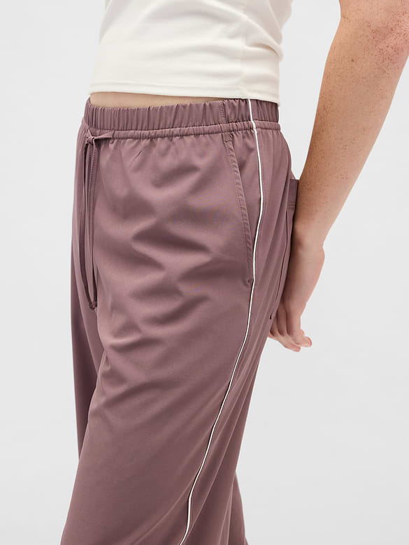 GapFit High Rise Loose Runaround Pants