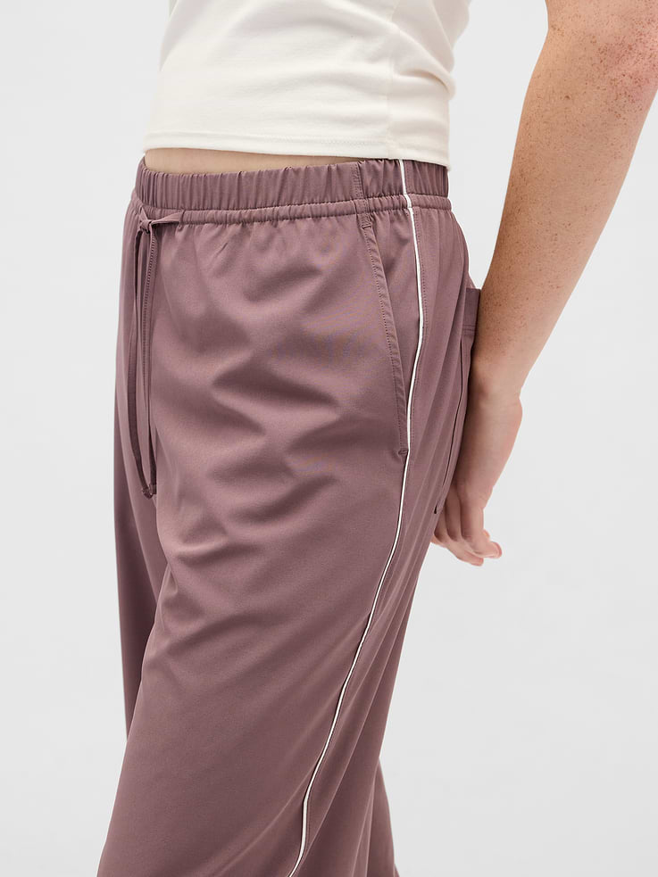 Image number 4 showing, GapFit High Rise Loose Runaround Pants